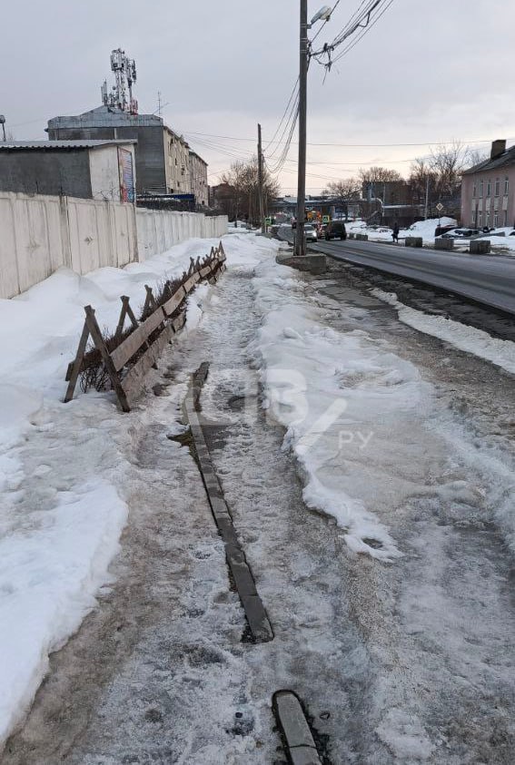Ходим с риском: на тротуар на ремонтируемом проспекте Мира жалуются южносахалинцы Ходим с риском: на тротуар на ремонтируемом проспекте Мира жалуются южносахалинцы