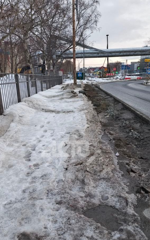 Ходим с риском: на тротуар на ремонтируемом проспекте Мира жалуются южносахалинцы Ходим с риском: на тротуар на ремонтируемом проспекте Мира жалуются южносахалинцы