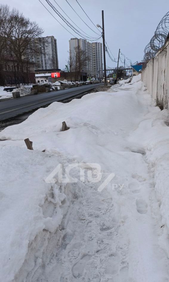 Ходим с риском: на тротуар на ремонтируемом проспекте Мира жалуются южносахалинцы Ходим с риском: на тротуар на ремонтируемом проспекте Мира жалуются южносахалинцы