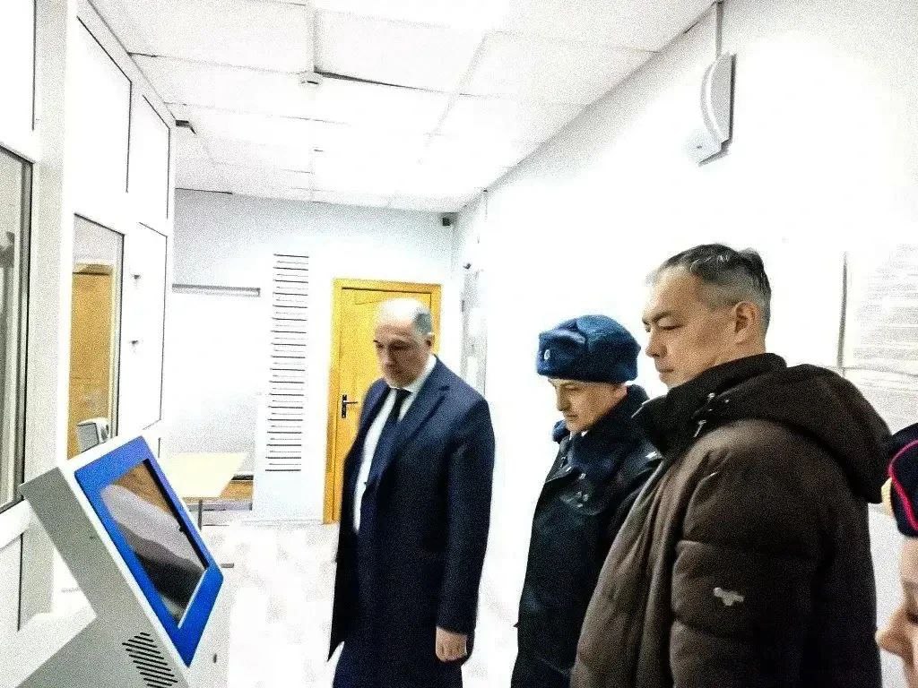 Руководство областного УМВД проверило работу полиции в Долинском районе Руководство областного УМВД проверило работу полиции в Долинском районе