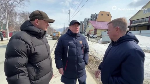 Валерий Лимаренко: Проверил, как в Южно-Сахалинске начали текущий ремонт дорог