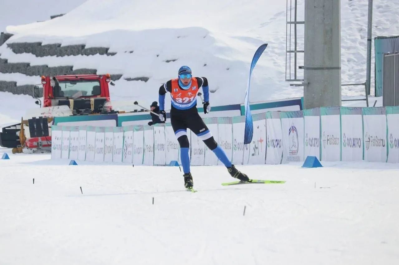 Более 250 сахалинских лыжников почтили память Василия Комышева Более 250 сахалинских лыжников почтили память Василия Комышева