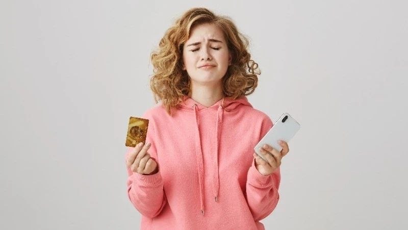 «Отличные наличные»: сахалинка оформила 12 микрозаймов на лучшую подругу