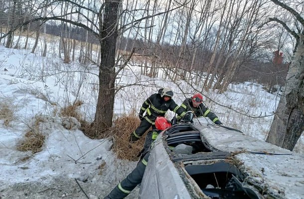 «Тойота Виш» вылетела в кювет на юге Сахалина «Тойота Виш» вылетела в кювет на юге Сахалина