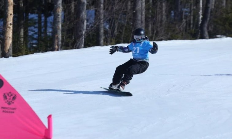 Сахалинские сноубордисты определили сильнейших в параллельном слаломе