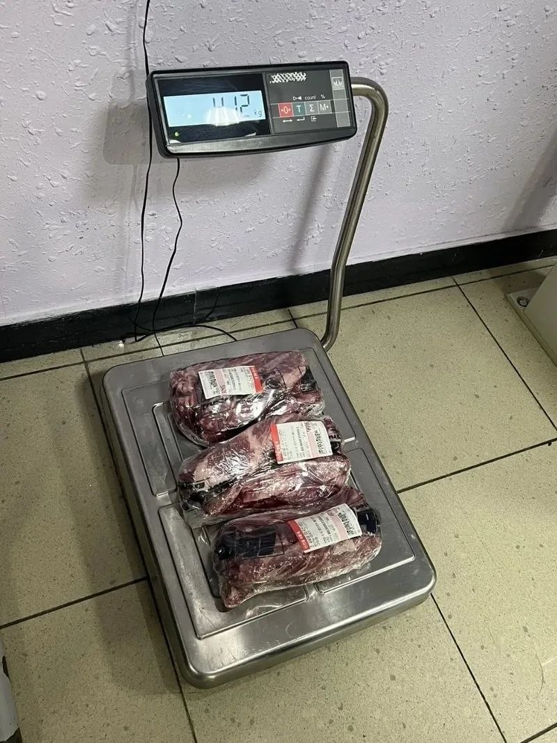 Восемь килограммов корейской говядины без документов забрали у туриста на Сахалине Восемь килограммов корейской говядины без документов забрали у туриста на Сахалине