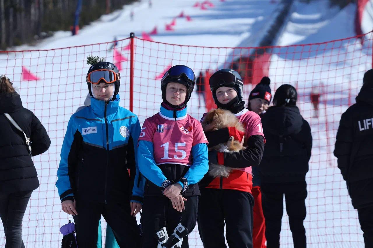 Сахалинские сноубордисты определили сильнейших в параллельном слаломе Сахалинские сноубордисты определили сильнейших в параллельном слаломе