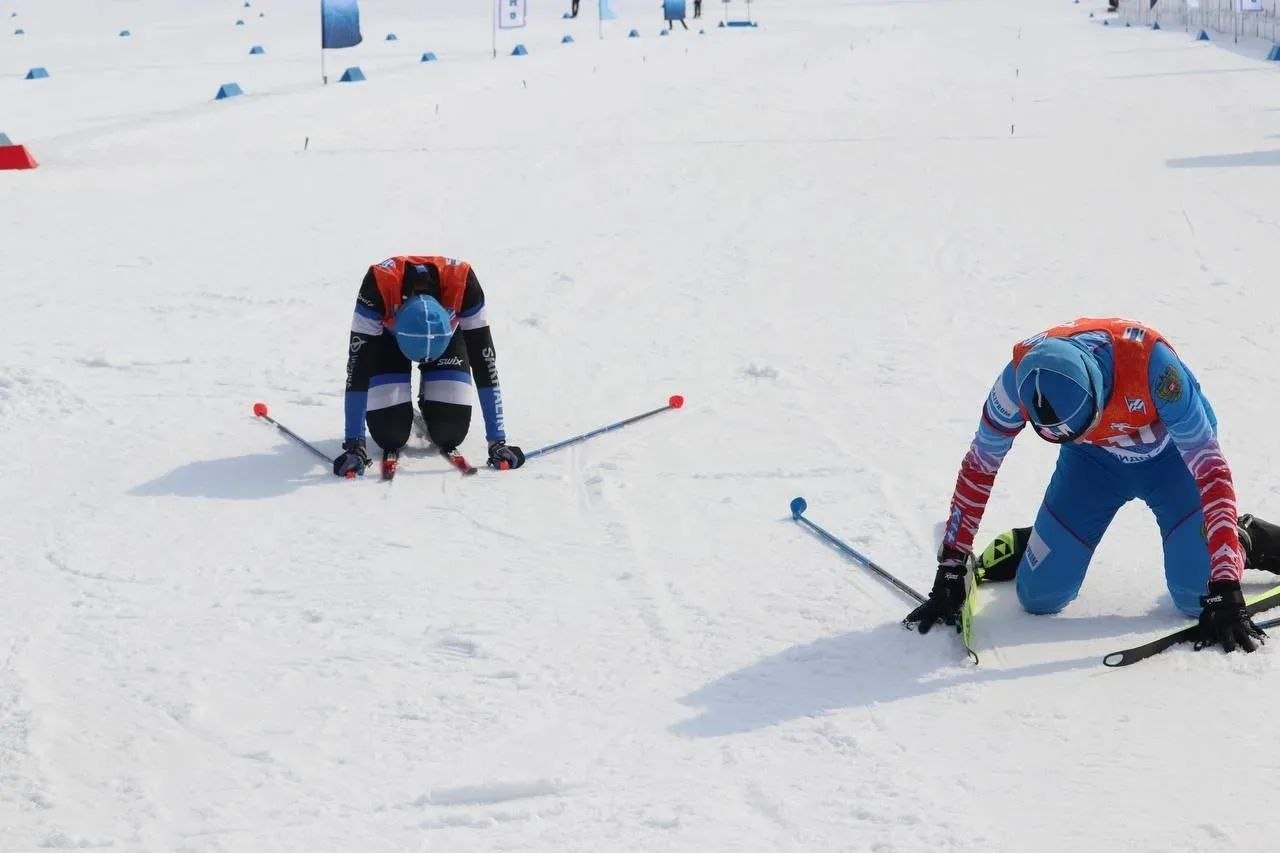 Более 250 сахалинских лыжников почтили память Василия Комышева Более 250 сахалинских лыжников почтили память Василия Комышева