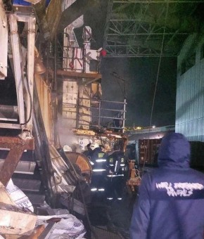 Цех обработки краба задымил на судне, пришвартованном в порту на Шикотане