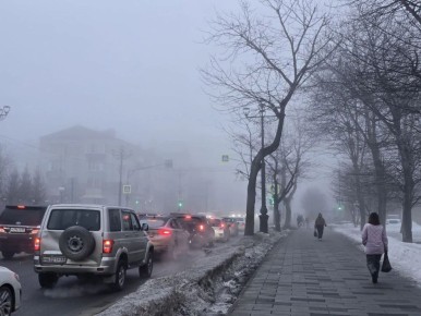 Туманный Южно-Сахалинск. Утро 26.03.2026