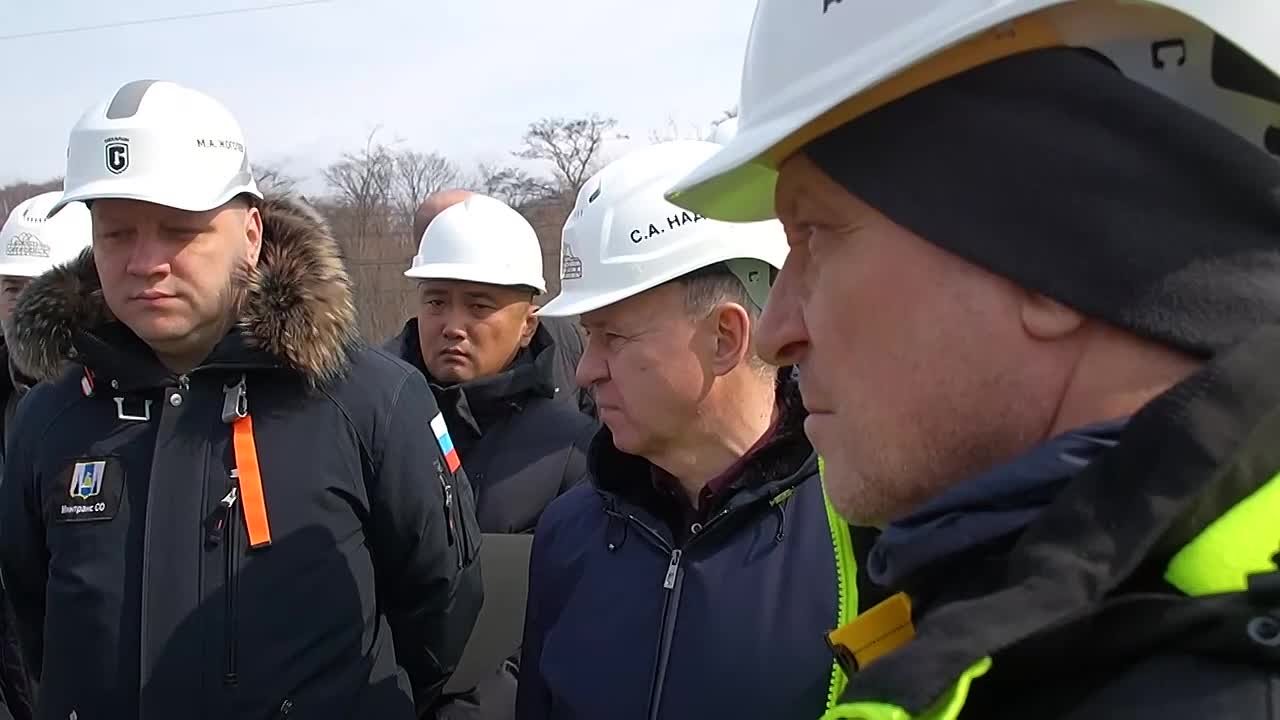 Сергей Надсадин: Вместе с губернатором Валерием Лимаренко проверили ход работ по продлению улицы Горького на юг – от улицы Больничной до улицы Зимы