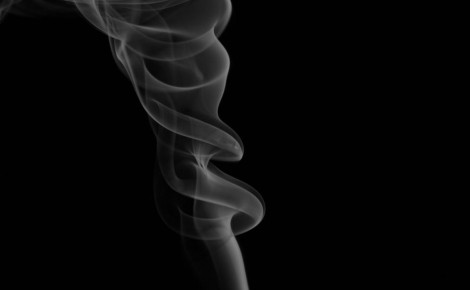 В Госдуме предложили приравнять вейпы к наркотикам и запретить их. Об этом заявил депутат Госдумы Дмитрий Гусев в эфире НСН