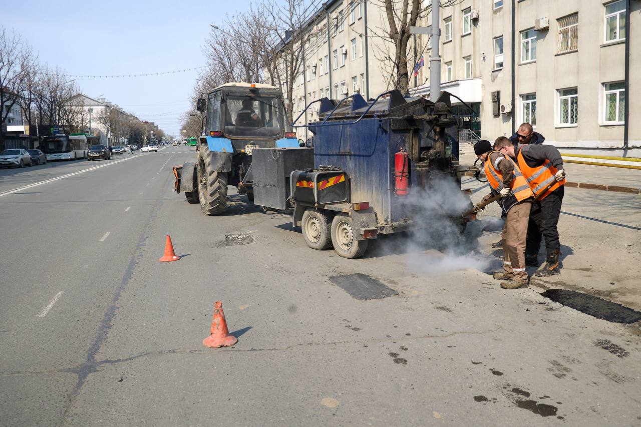 Сергей Надсадин: Дорожные службы продолжают активно заниматься ремонтом дорог с использованием литого асфальта Сергей Надсадин: Дорожные службы продолжают активно заниматься ремонтом дорог с использованием литого асфальта
