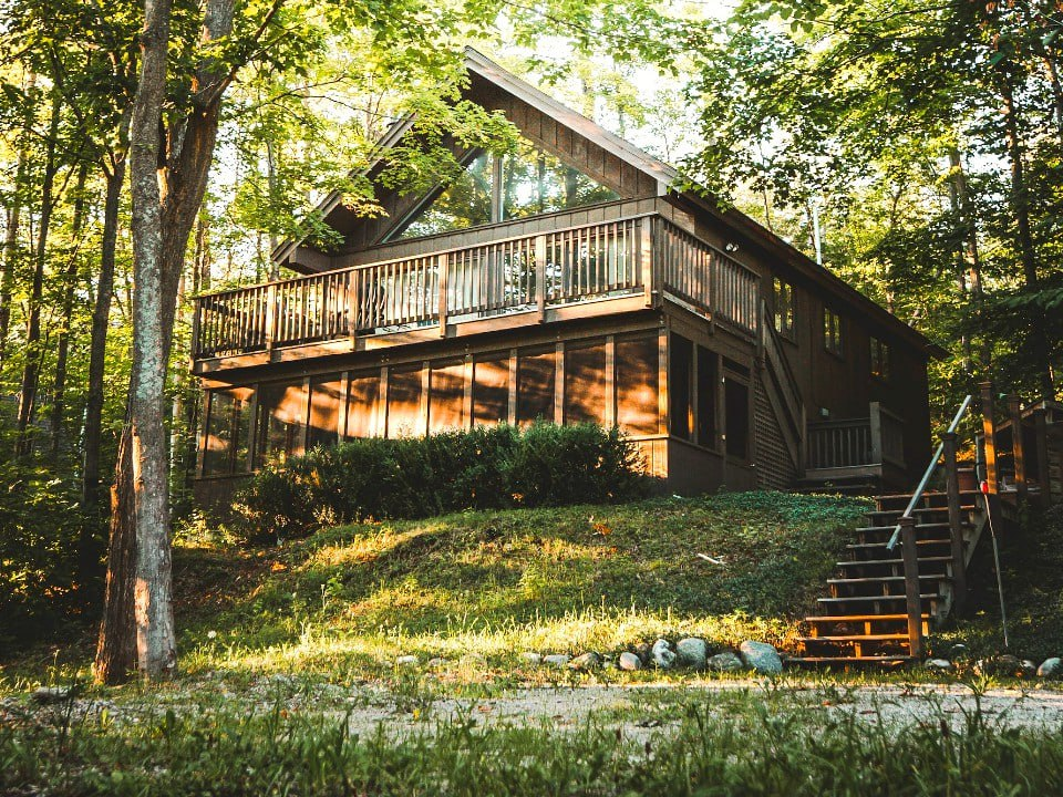 Как собственнику недвижимости узнать о претензиях на его имущество?