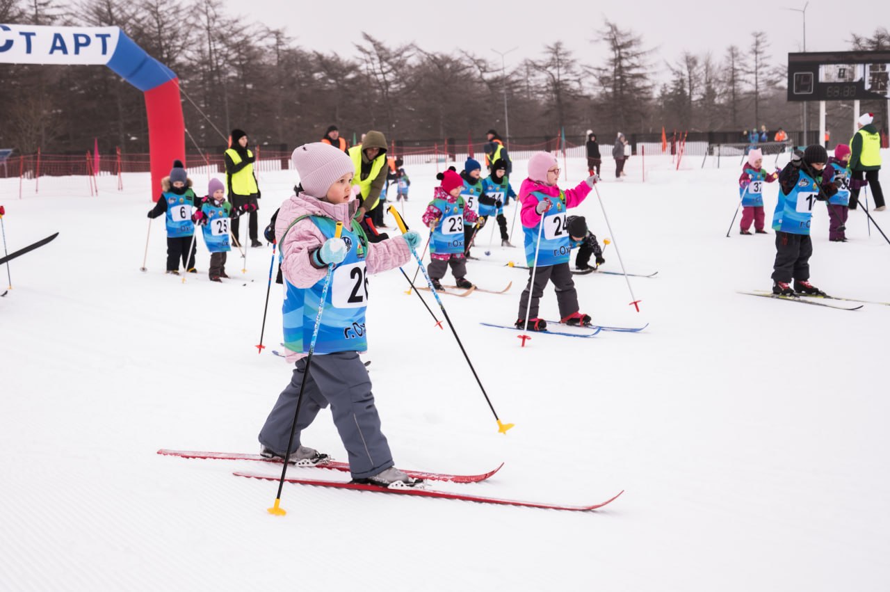 Первый день грандиозного, юбилейного, «Праздника лыж» завершен Первый день грандиозного, юбилейного, «Праздника лыж» завершен