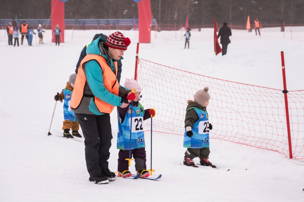Первый день грандиозного, юбилейного, «Праздника лыж» завершен Первый день грандиозного, юбилейного, «Праздника лыж» завершен