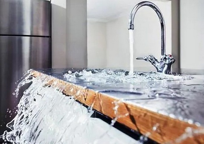 Как быстро и просто избавиться от засора в кухонной мойке