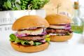 Секреты идеального бургера «Майами»: говядина, ананасы и барбекю