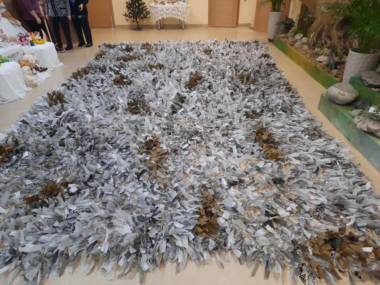 На четвёртую сотню пошёл счёт маскировочных сетей, сделанных золотыми руками «серебряных волонтёров» из Синегорска На четвёртую сотню пошёл счёт маскировочных сетей, сделанных золотыми руками «серебряных волонтёров» из Синегорска