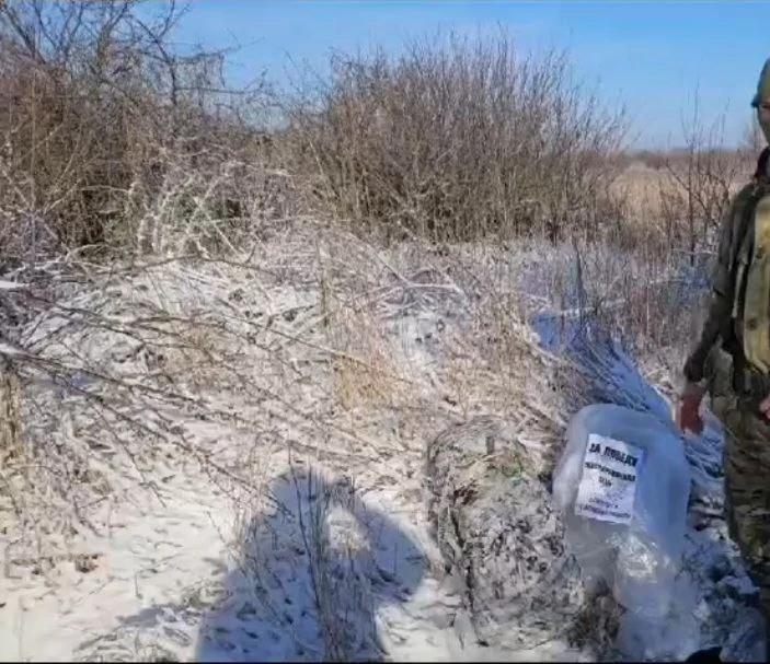 На четвёртую сотню пошёл счёт маскировочных сетей, сделанных золотыми руками «серебряных волонтёров» из Синегорска На четвёртую сотню пошёл счёт маскировочных сетей, сделанных золотыми руками «серебряных волонтёров» из Синегорска