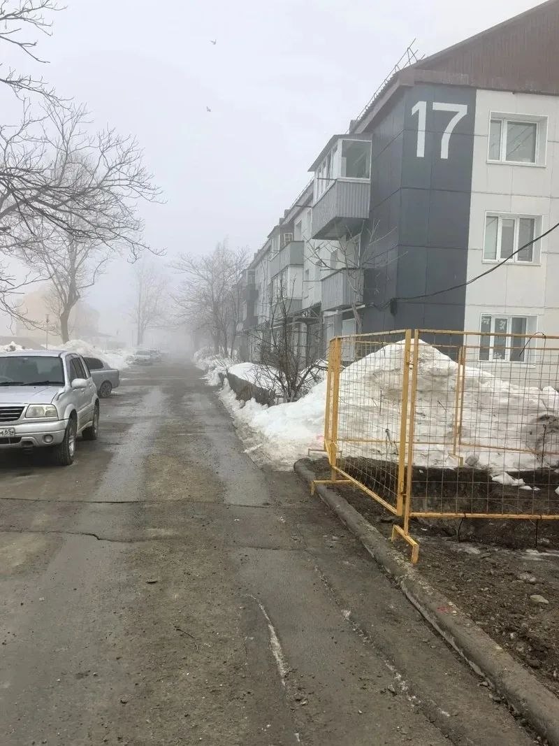 В Ново-Александровске убрали снег и наледь во дворах после проверки «Губернаторского контроля» В Ново-Александровске убрали снег и наледь во дворах после проверки «Губернаторского контроля»