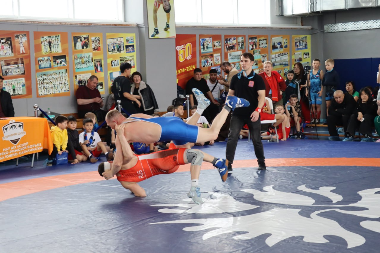 Первенство по греко-римской борьбе В Южно-Сахалинске объединило более 250 спортсменов со всего Дальнего Востока Первенство по греко-римской борьбе В Южно-Сахалинске объединило более 250 спортсменов со всего Дальнего Востока