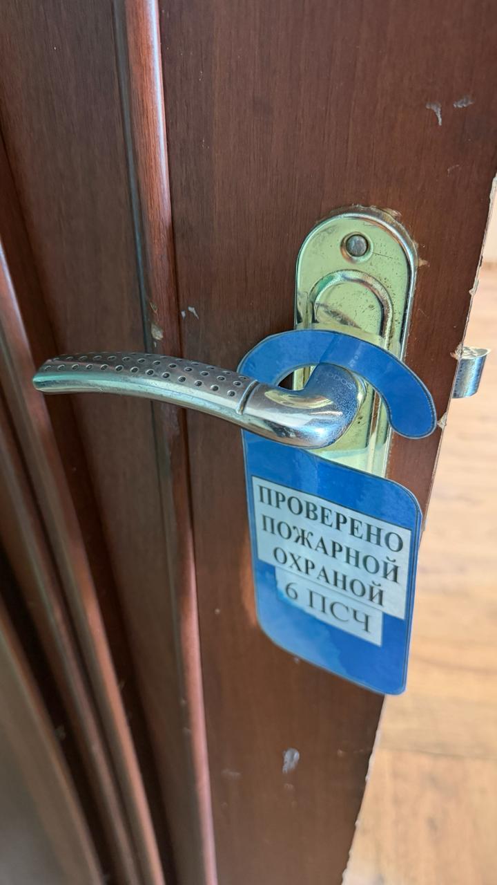 Приёмы спасения пожилых и больных людей сегодня отработали островные огнеборцы Приёмы спасения пожилых и больных людей сегодня отработали островные огнеборцы