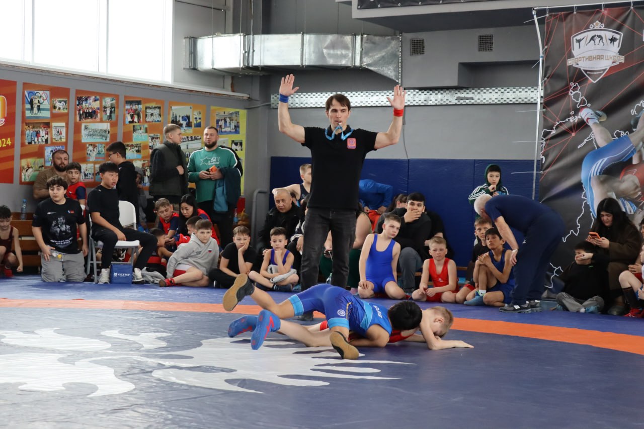 Первенство по греко-римской борьбе В Южно-Сахалинске объединило более 250 спортсменов со всего Дальнего Востока Первенство по греко-римской борьбе В Южно-Сахалинске объединило более 250 спортсменов со всего Дальнего Востока