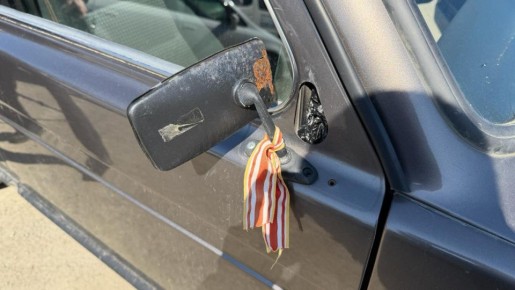 Сахалинская область передала два автомобиля — УАЗ «Патриот» и «Ниву» — для нужд специальной военной операции