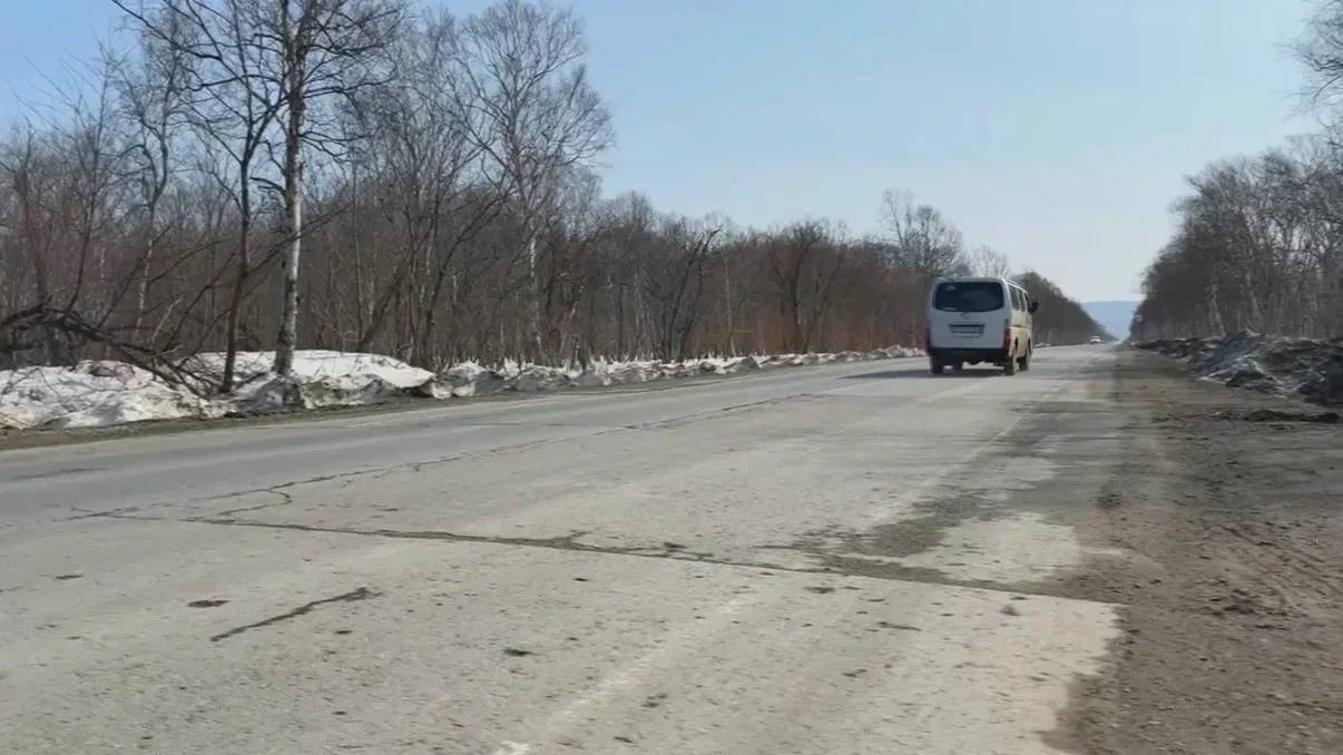 Ямы на дороге Долинск — Быков начнут латать с 5 апреля Ямы на дороге Долинск — Быков начнут латать с 5 апреля