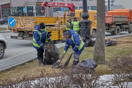 В Южно-Сахалинске стартовала генеральная уборка после зимы