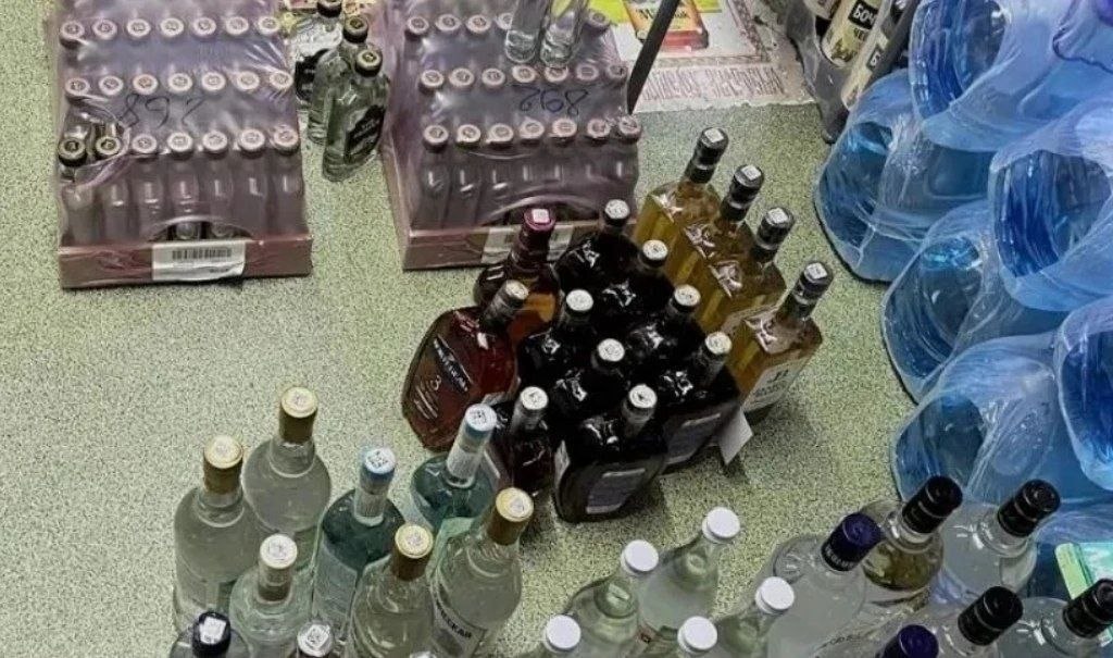 Крепкий алкоголь без лицензии продавали в одном из магазинов Южно-Сахалинска