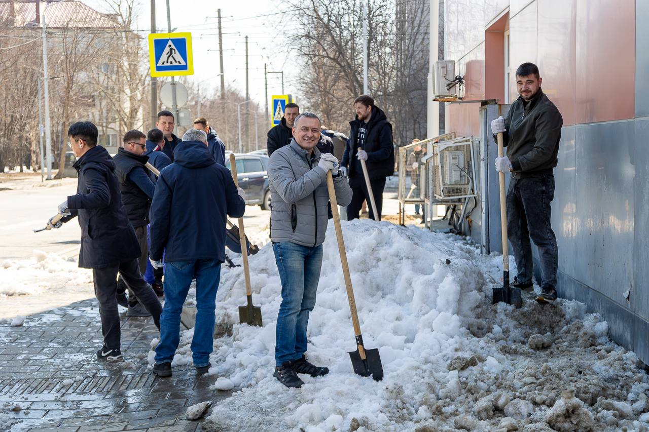 Сергей Надсадин: Друзья! Начало апреля выдалось насыщенным – стартовала генеральная уборка Южно-Сахалинска, наращиваем темпы ямочного ремонта и приводим в порядок грунтовые дороги в частном секторе Сергей Надсадин: Друзья! Начало апреля выдалось насыщенным – стартовала генеральная уборка Южно-Сахалинска, наращиваем темпы ямочного ремонта и приводим в порядок грунтовые дороги в частном секторе