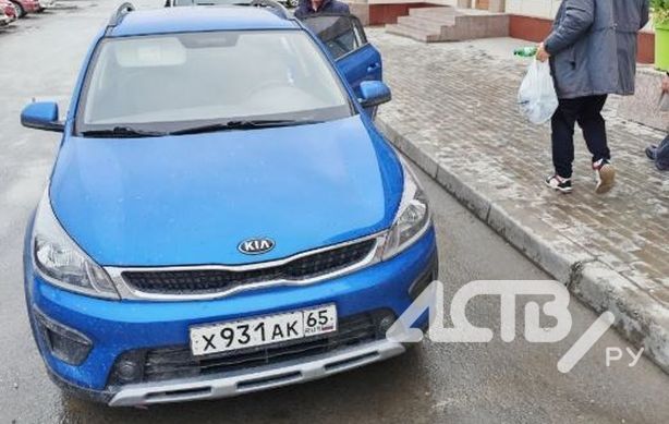 Двое сахалинцев совершили налет на вазон с тюльпанами у "Тепличного" Двое сахалинцев совершили налет на вазон с тюльпанами у "Тепличного"