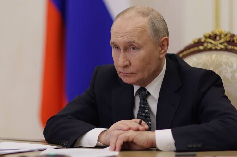 Путин призвал к решению проблем с наследниками авторов в театральном искусстве