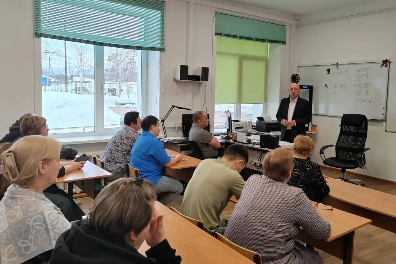 Александр Болотников с рабочей поездкой посетил Смирныховский район