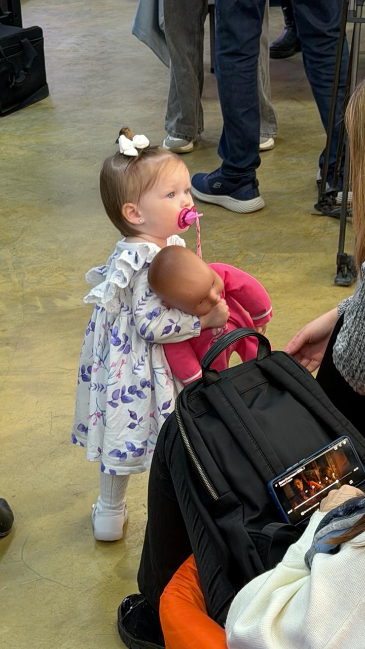 Сегодня, во Всероссийский день беременных, в южно-сахалинской арт-резиденции «Маяк» прошёл праздник в рамках регионального проекта «Счастливое материнство»