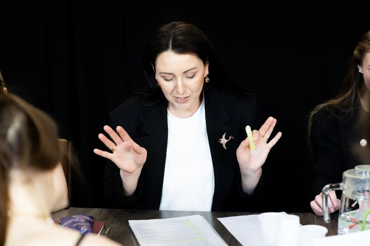 Репетиции нового спектакля «8 Ж» стартовали в сахалинском Чехов-центре Репетиции нового спектакля «8 Ж» стартовали в сахалинском Чехов-центре