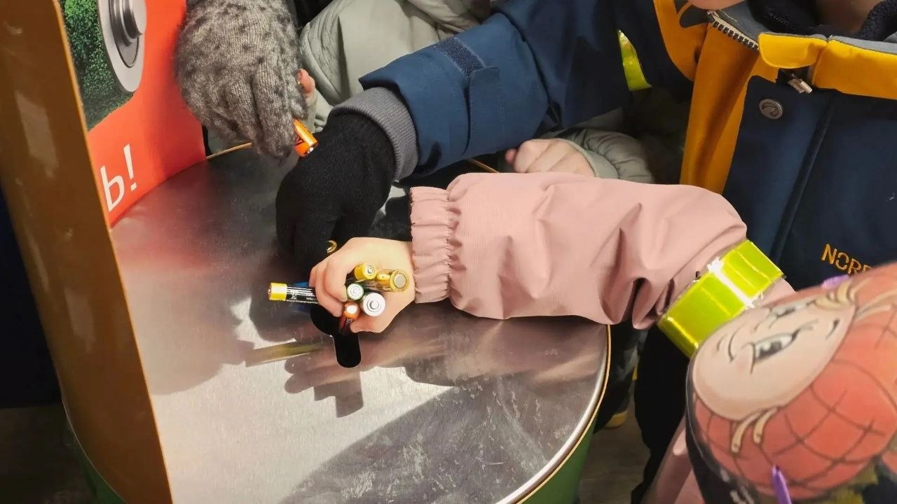 Воспитанники южносахалинского детсада «Полянка» собрали почти 7 кг батареек для переработки