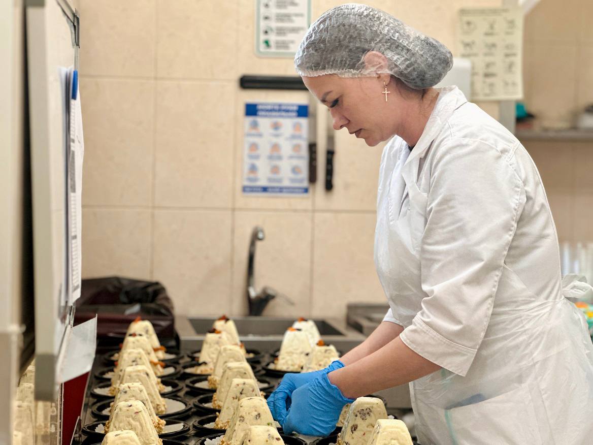 Сахалинские хлебопекарные и кондитерские предприятия, торговые организации готовятся к празднованию Светлого Христова Воскресения