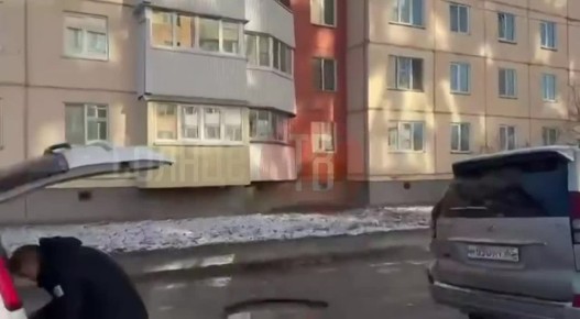 Колёса на вылет. Кадры с коварного участка в 9 микрорайоне Южно-Сахалинска прислала наша подписчица