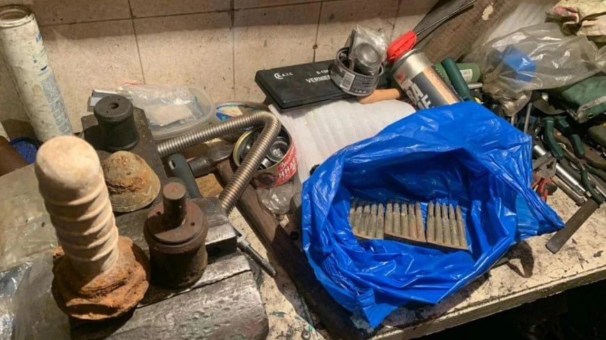 Мужчина, хранивший в гараже арсенал времён Второй мировой войны, пойдёт под суд в Северо-Курильске Мужчина, хранивший в гараже арсенал времён Второй мировой войны, пойдёт под суд в Северо-Курильске