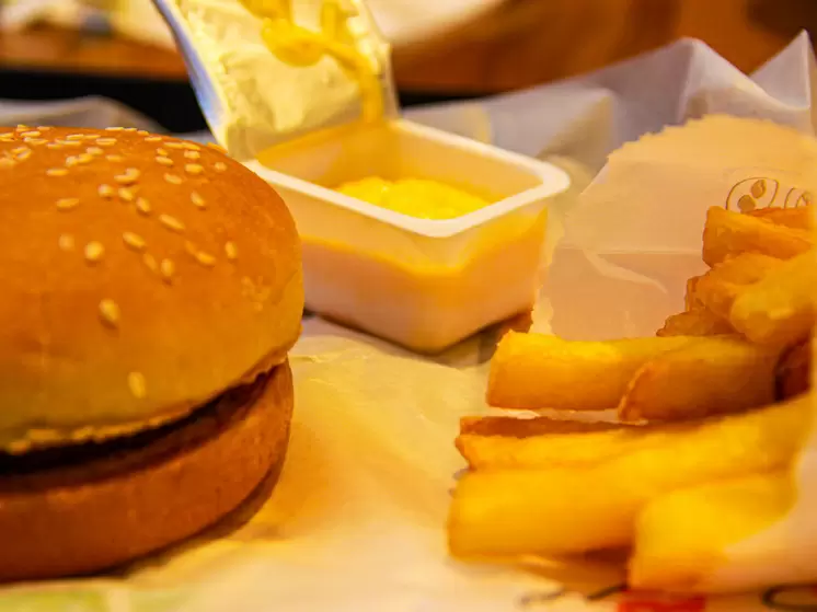 Сонливость после обеда: легкие советы от терапевта