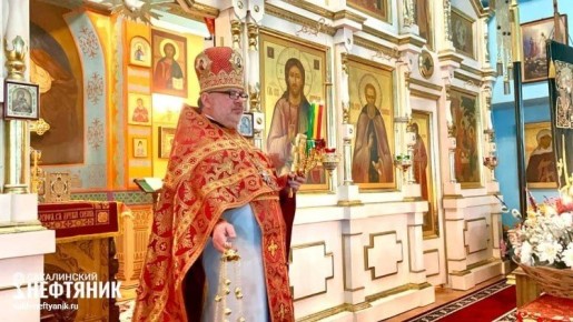 Пасхальная ночь в Охе: можно ли прийти, ничего не понимая, и что делать, если здоровье не пускает в храм