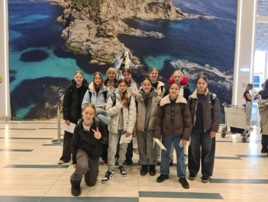 Островные волейболистки взяли курс на Красноярск