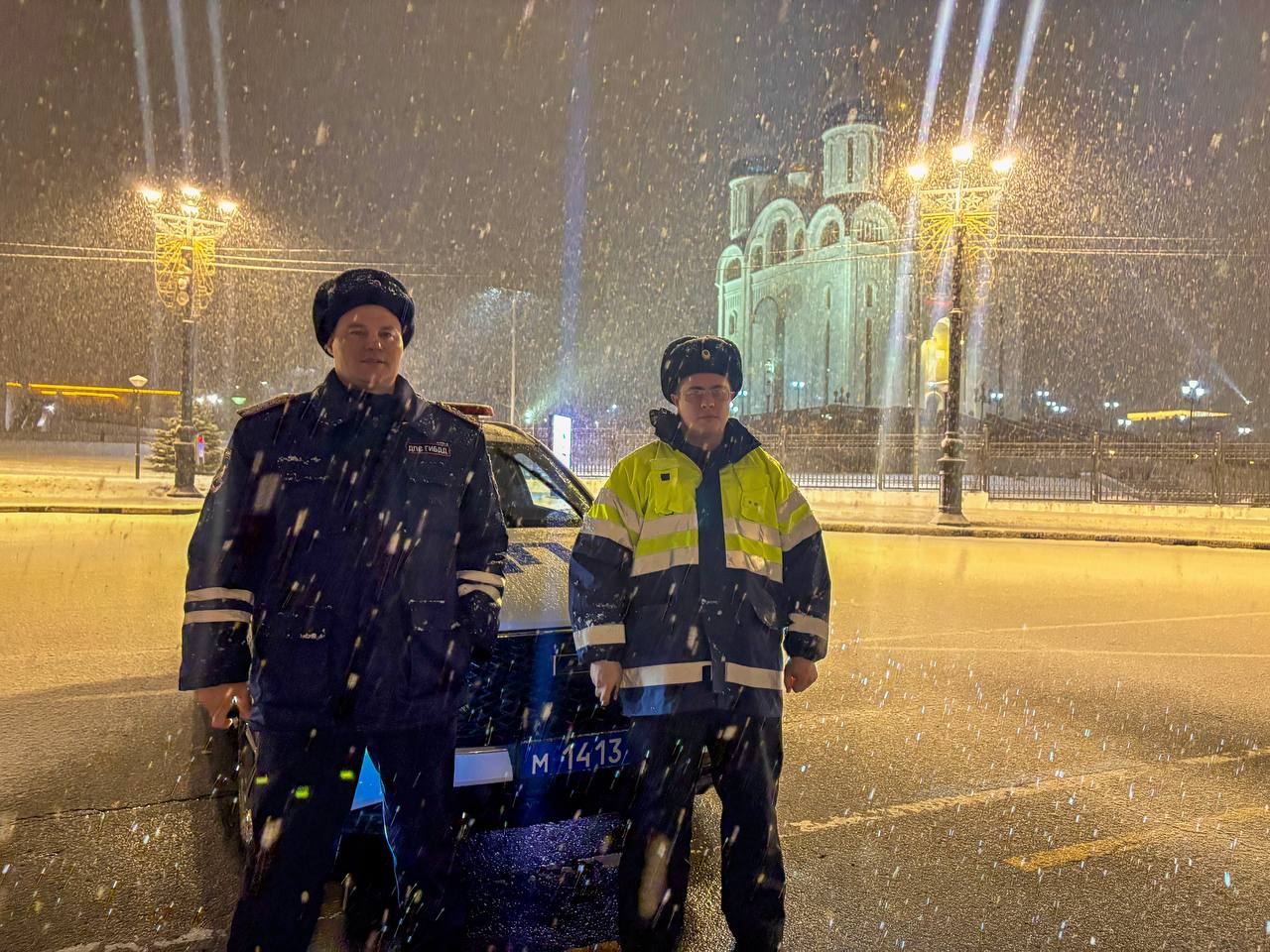 Сотрудники Сахалинской полиции обеспечили охрану общественного порядка во время празднования Пасхи Сотрудники Сахалинской полиции обеспечили охрану общественного порядка во время празднования Пасхи