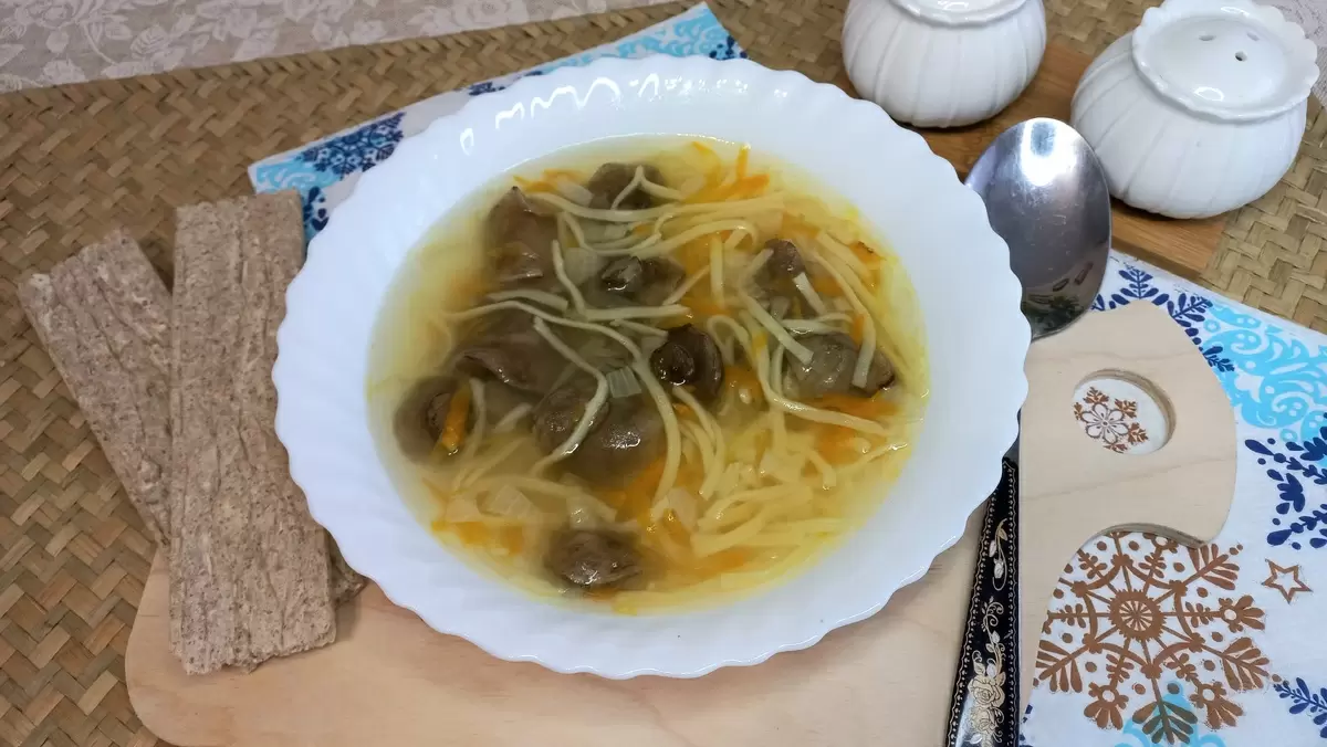 Ароматный грибной суп с лапшой: волшебство на вашем столе