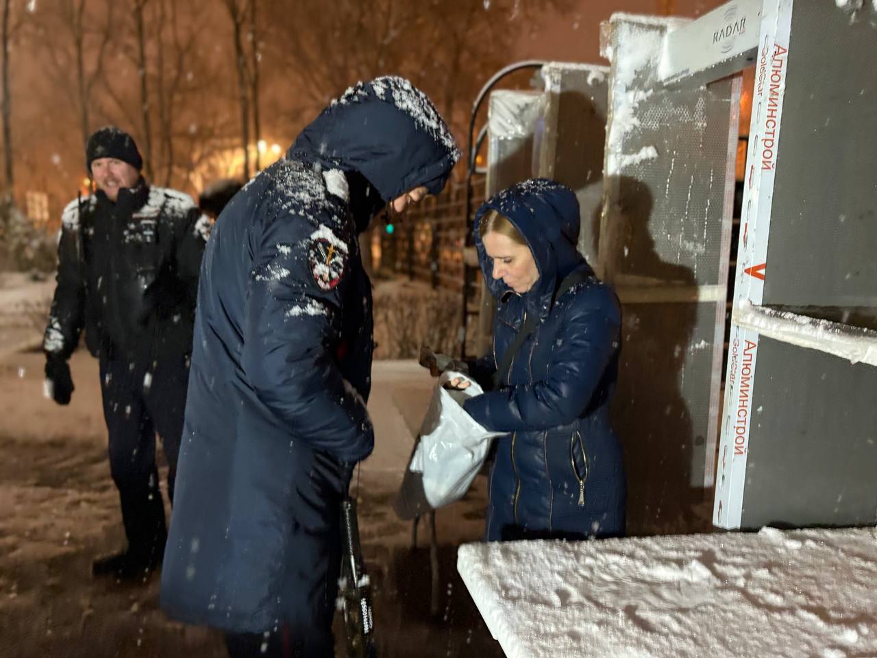 Сотрудники Сахалинской полиции обеспечили охрану общественного порядка во время празднования Пасхи Сотрудники Сахалинской полиции обеспечили охрану общественного порядка во время празднования Пасхи