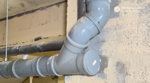 Валерий Лимаренко: Рабочую поездку в Макаровский район начал с инспекции жилого фонда