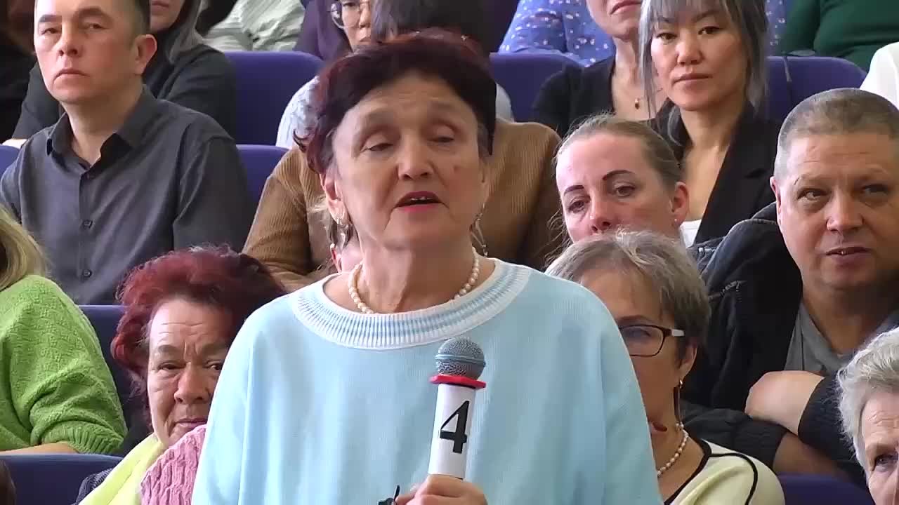 Валерий Лимаренко: Жительница дома по улице Школьной, 23 сообщила, что у них в подвале годами стоит вода